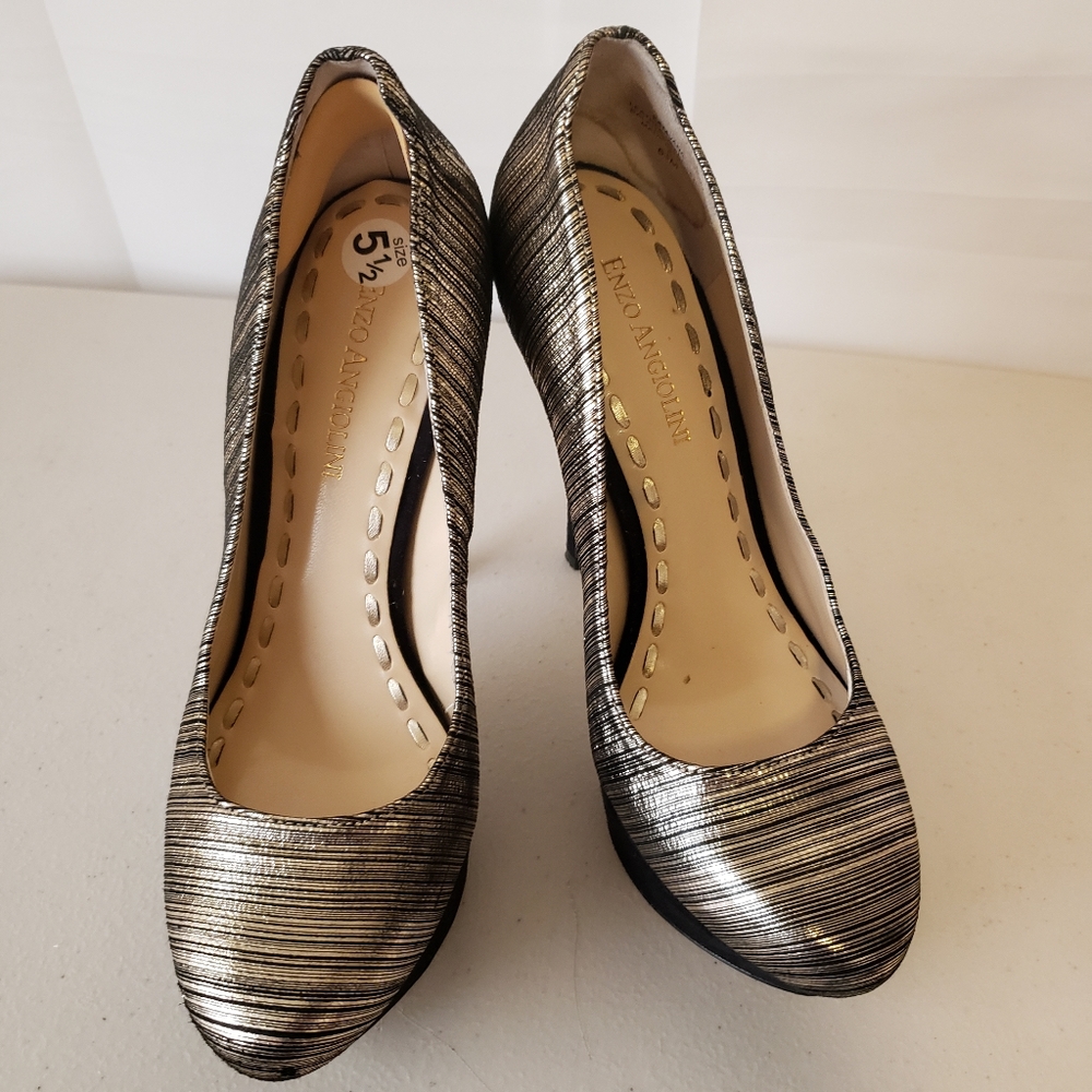 Enzo Angiolini Shinny Gold and Black 5 1/2 Heels